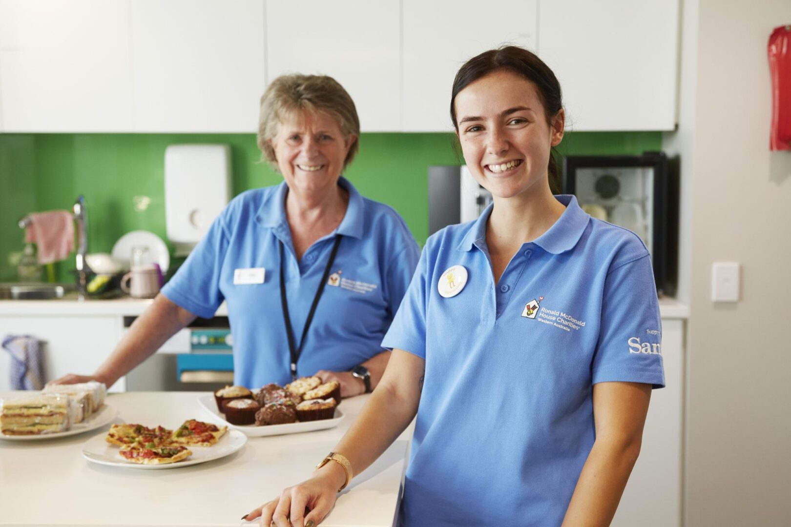 Photo of volunteers in the kitchen at Ronald McDonald House Perth Children's Hospital